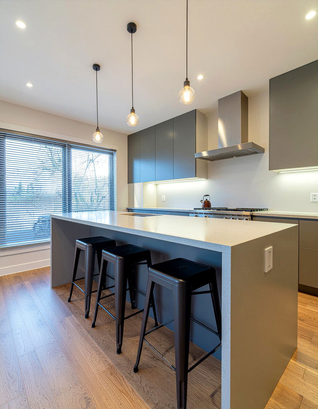 Quartz Peninsula - 30 kitchen peninsula ideas