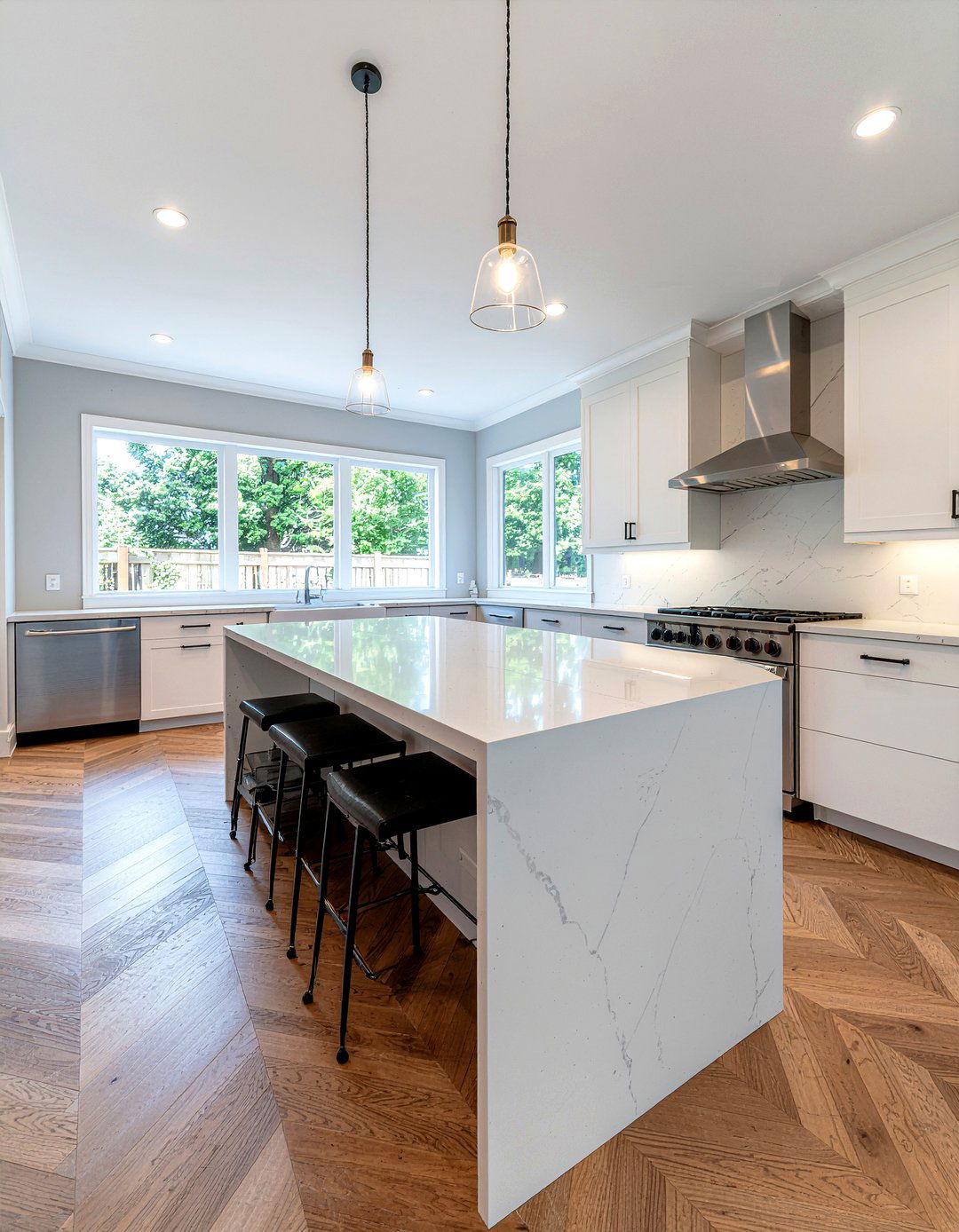 Quartz countertop chevron floor kitchen - 30 chevron floor kitchen ideas