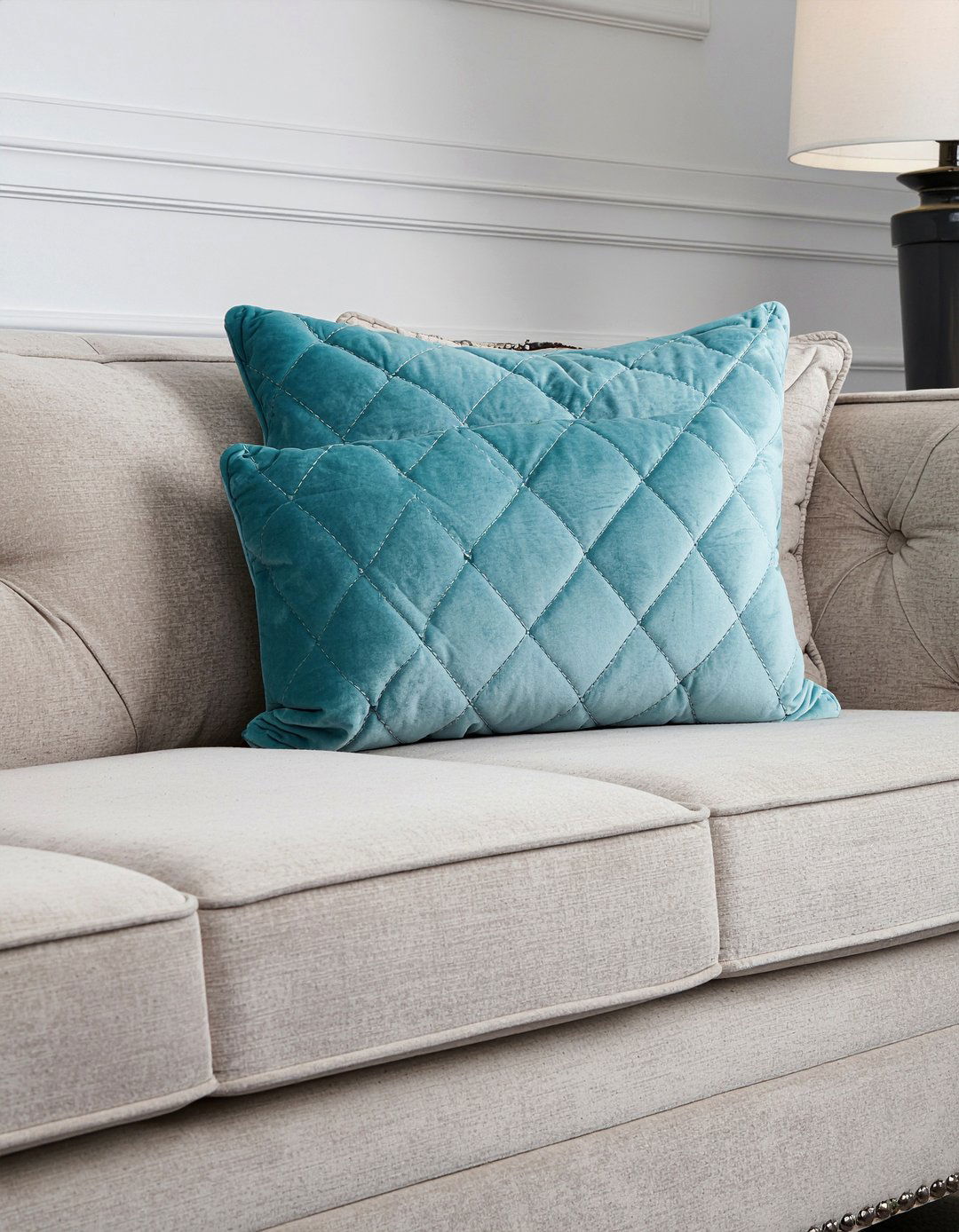 Quilted bolster pillows - 30 quilted living room ideas