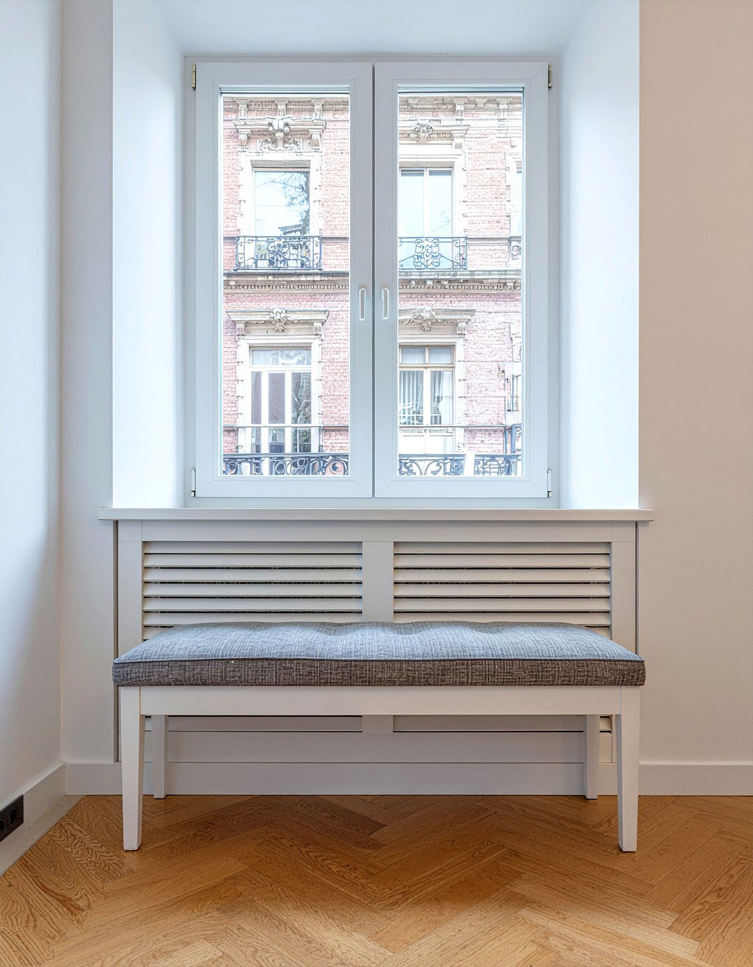 Radiator cover window bench - 30 living room window bench ideas