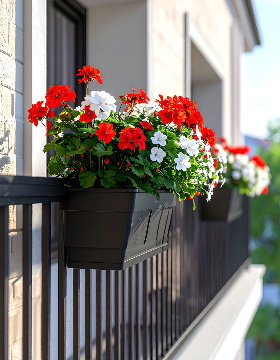Railing Flower Box - 30 apartment balcony ideas