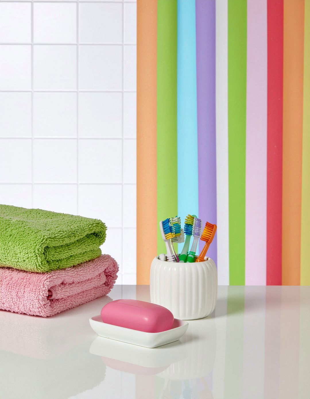 Rainbow bathroom accessories - 30 kids bathroom ideas