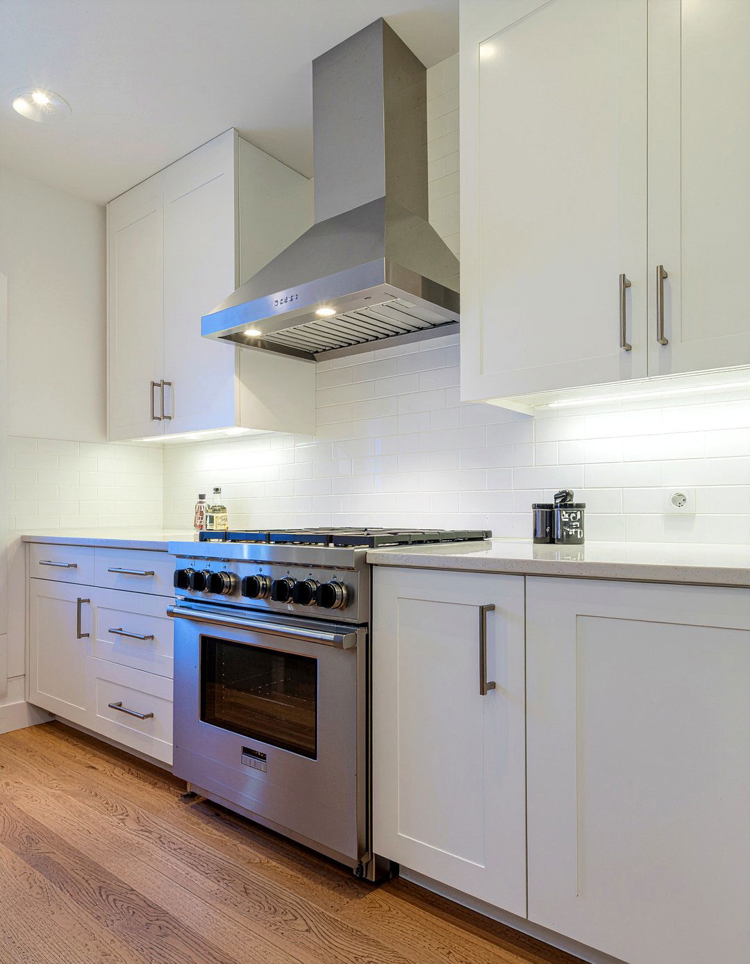 Range hood height above stove - 30 kitchen dimension ideas