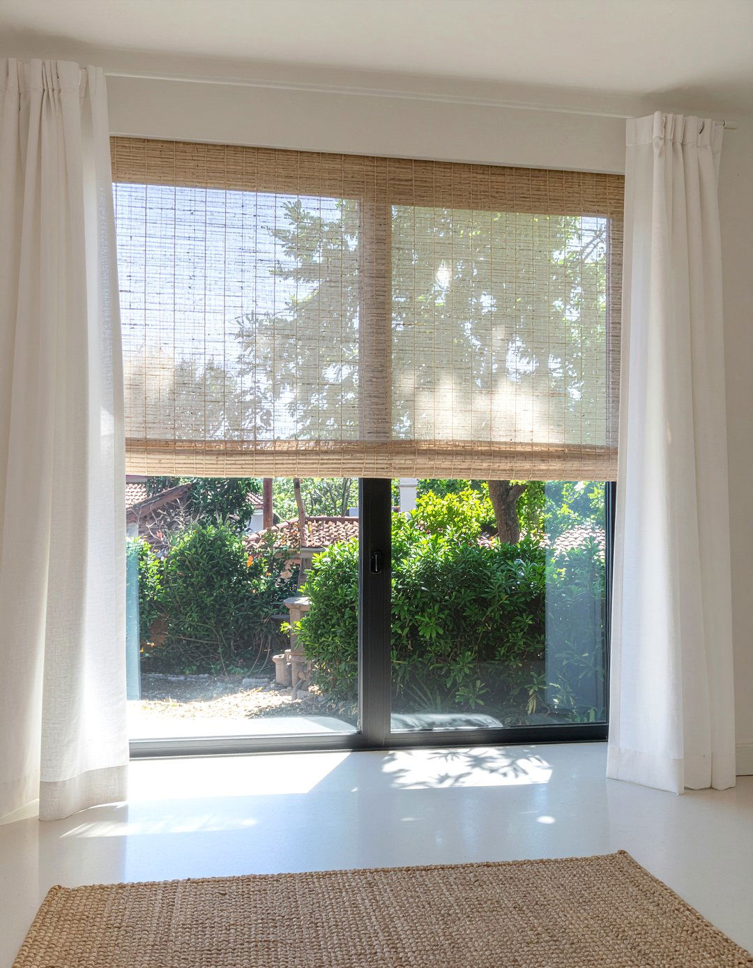 Rattan Window Blinds - 30 rattan living room ideas