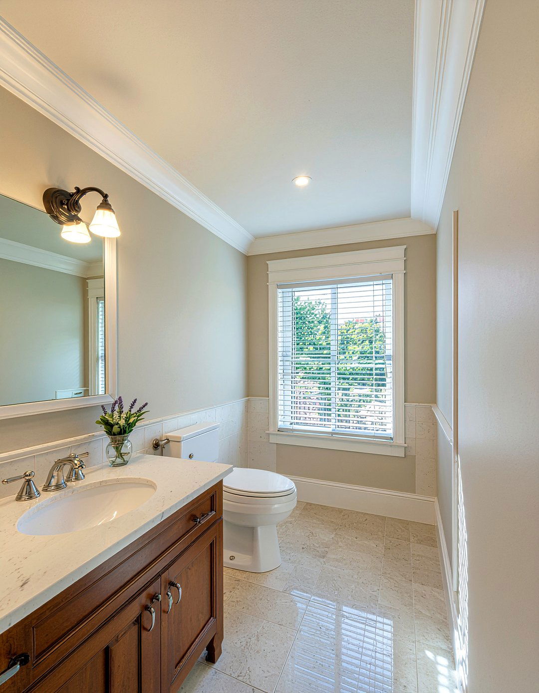 Recessed bathroom ceiling with crown molding - 30 bathroom tray ceiling ideas