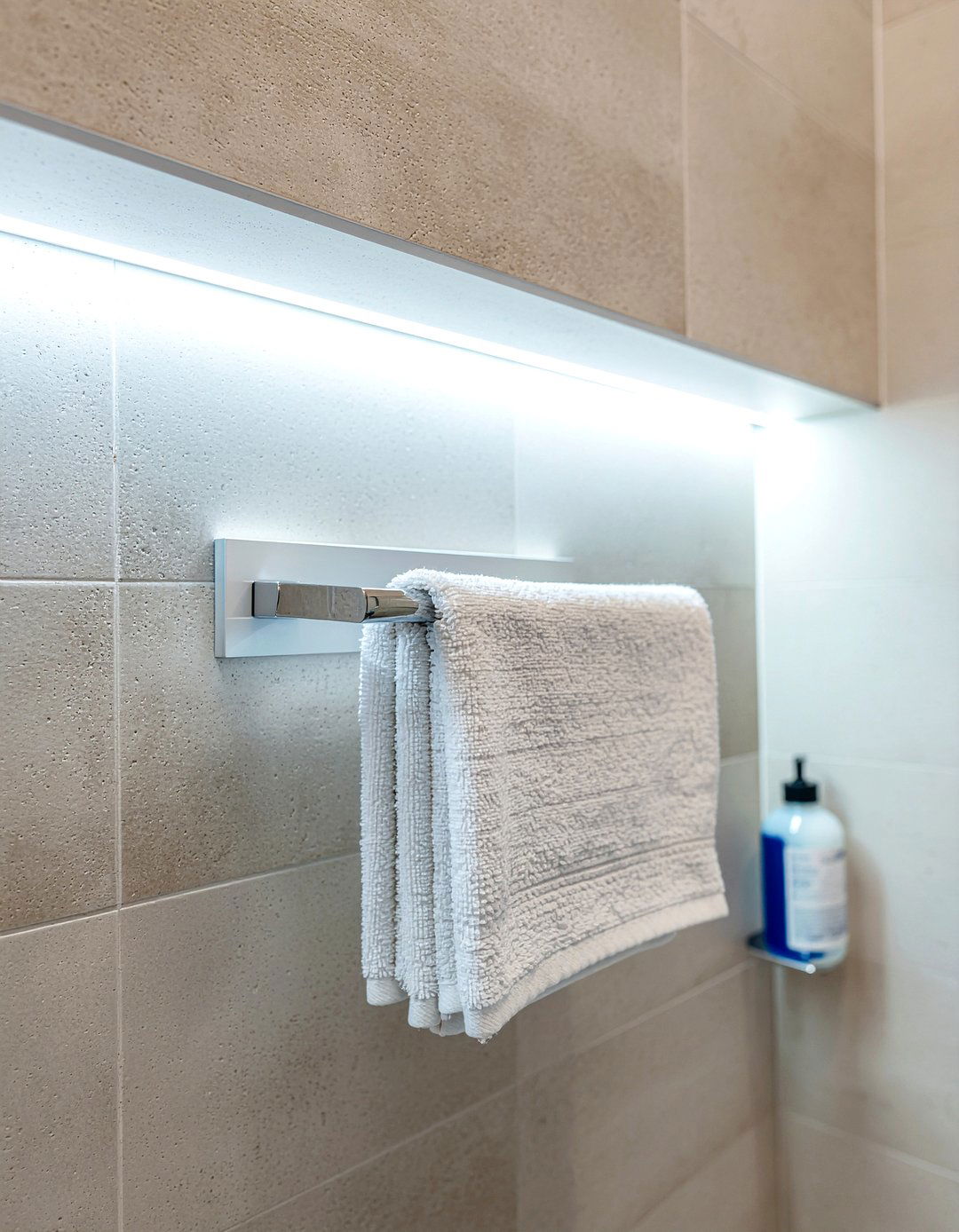 Recessed towel bar - 30 bathroom towel bar ideas