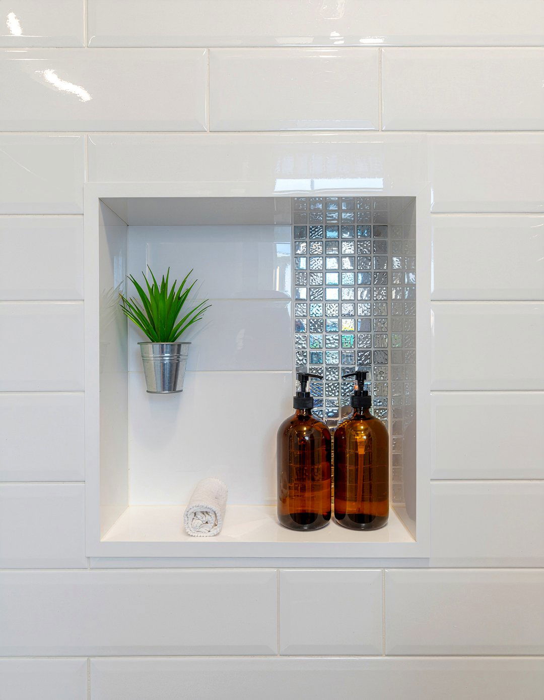 Recessed wall niche - 30 bathroom depth ideas