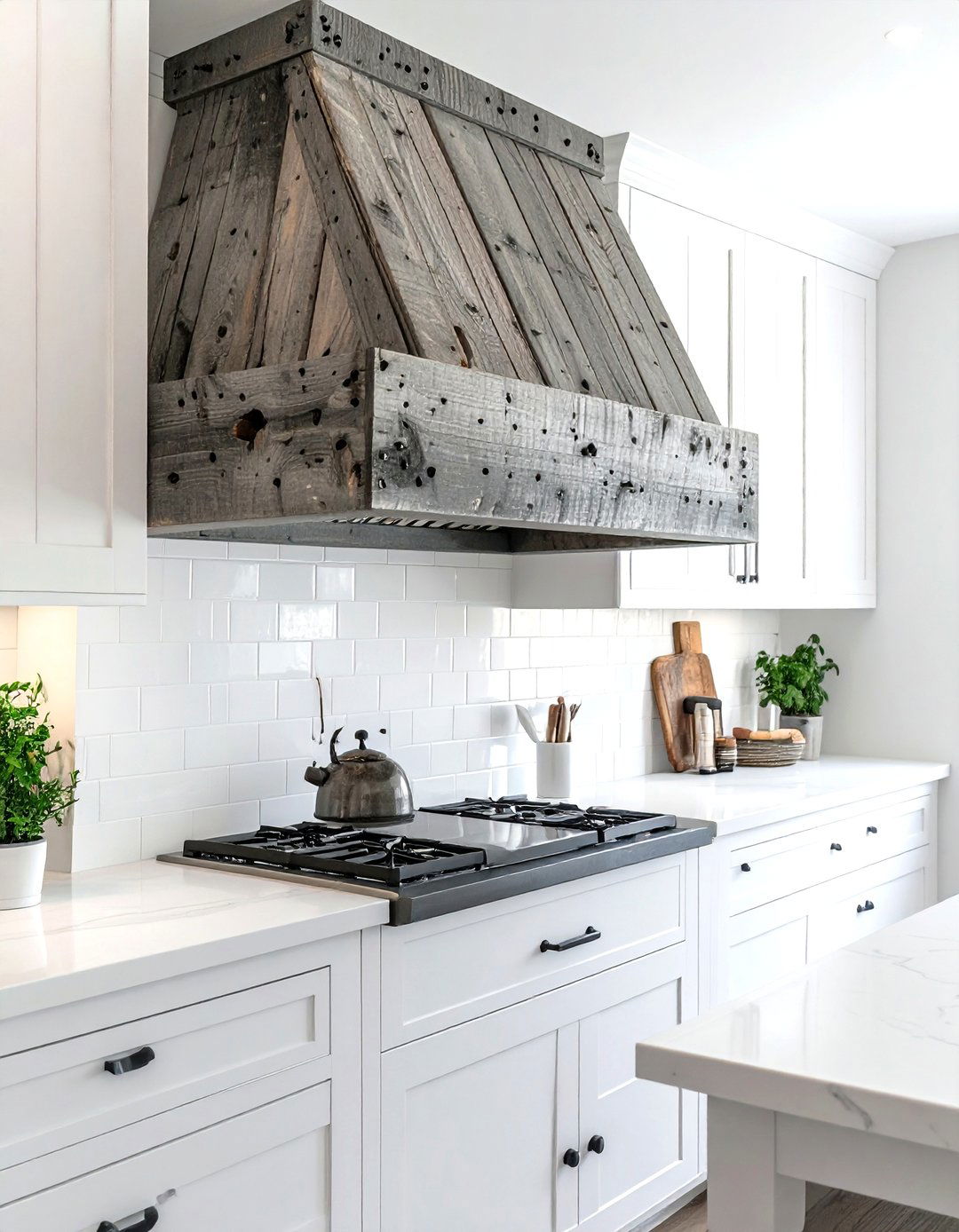 Reclaimed Wood Hood - 30 kitchen hood ideas
