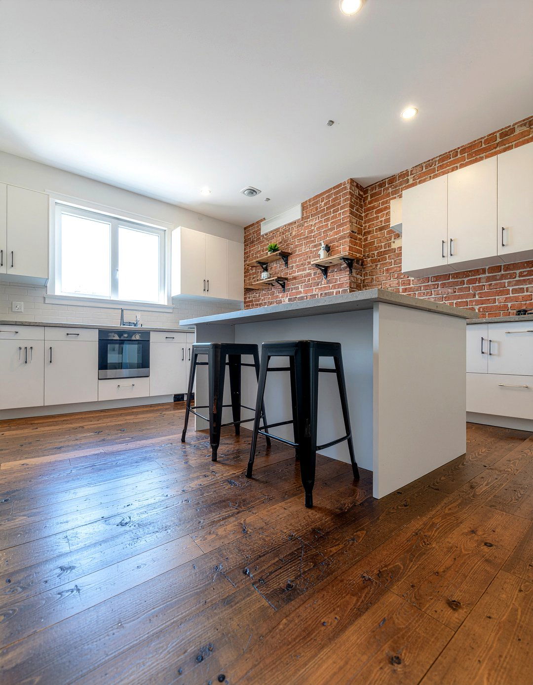 Reclaimed Wood Kitchen Flooring - 30 hardwood floor kitchen ideas