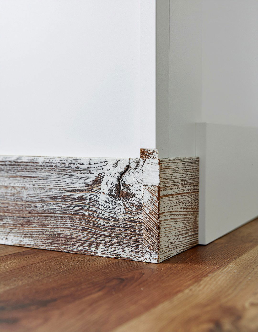 Reclaimed wood toe kick - 30 reclaimed wood kitchen ideas