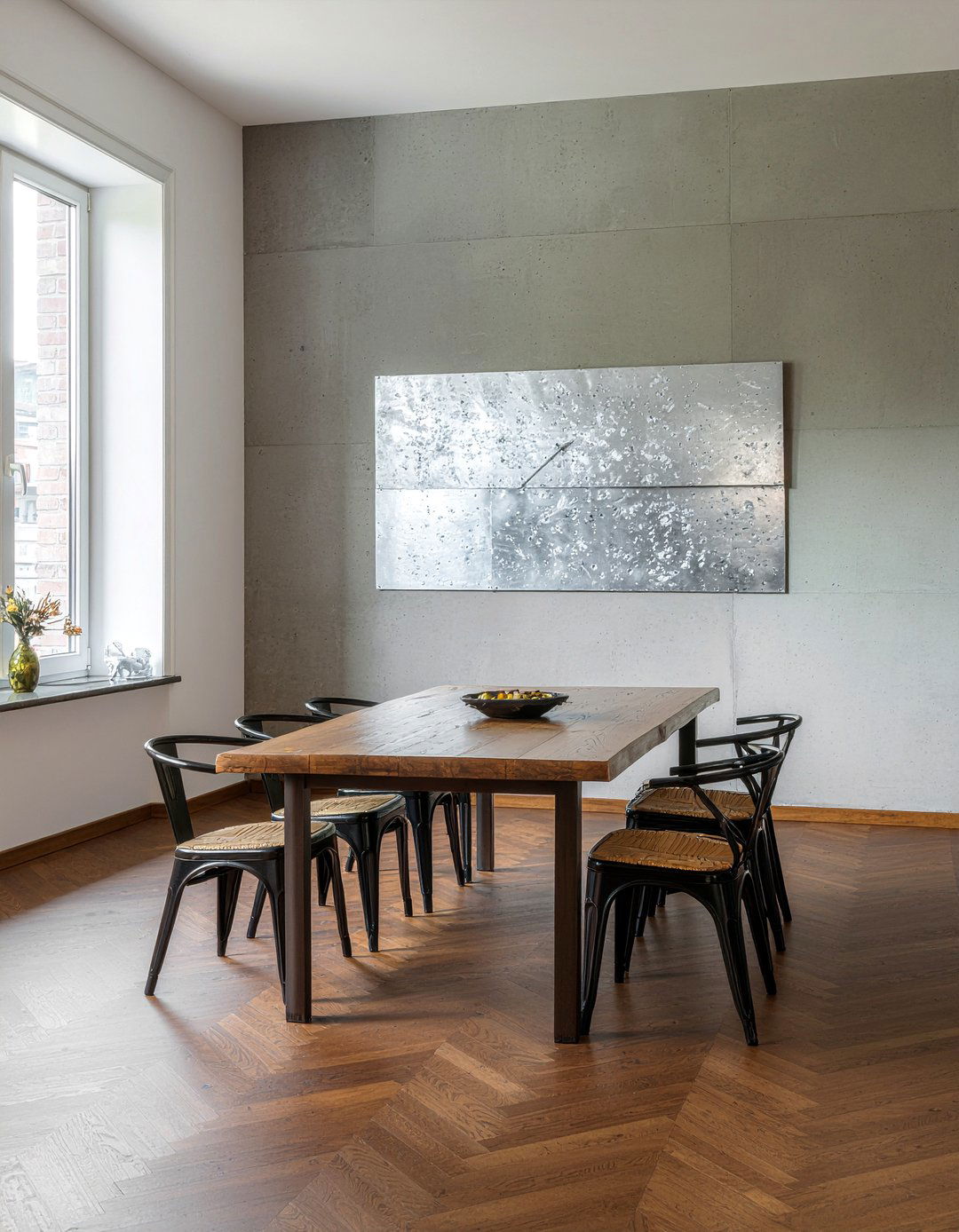 Recycled metal dining accents - 30 environmentally friendly dining room ideas