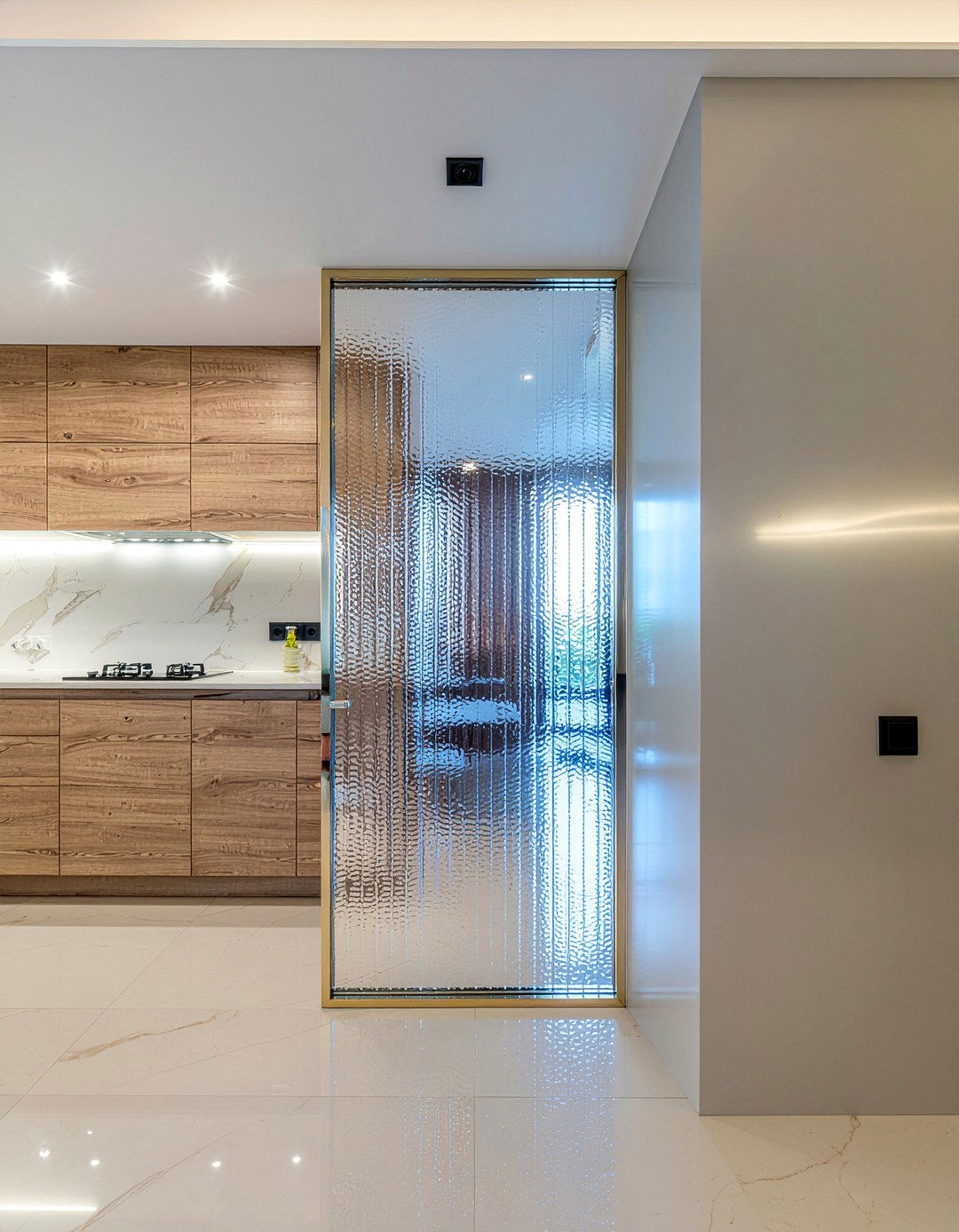 Reeded Glass Pantry Door - 30 pantry door kitchen ideas