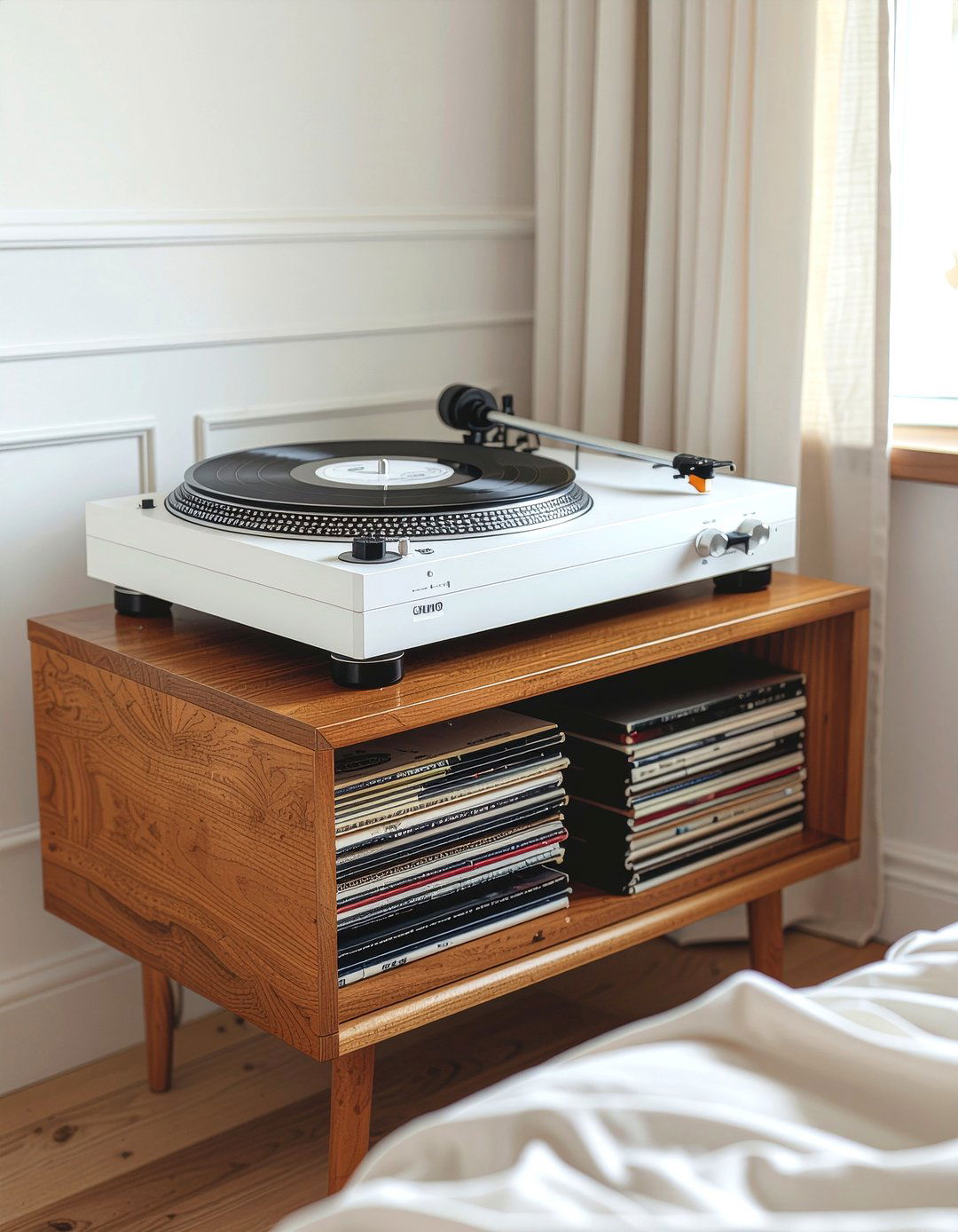Retro record player stand - 30 rock and roll bedroom ideas