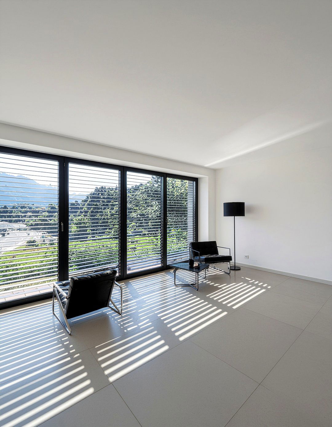 Ribbed Glass Window - 30 living room privacy glass ideas