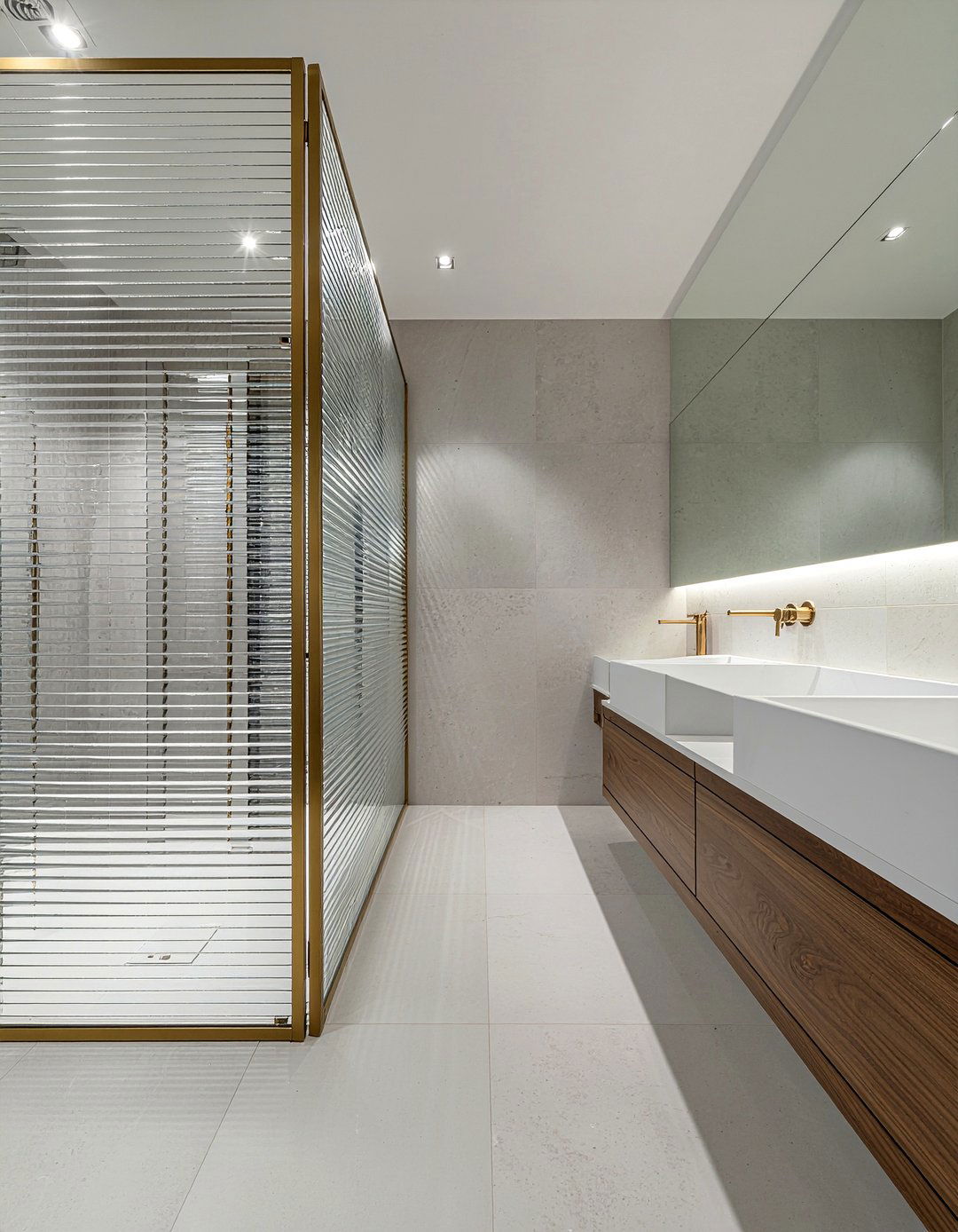 Ribbed glass bathroom divider - 30 frosted glass bathroom ideas