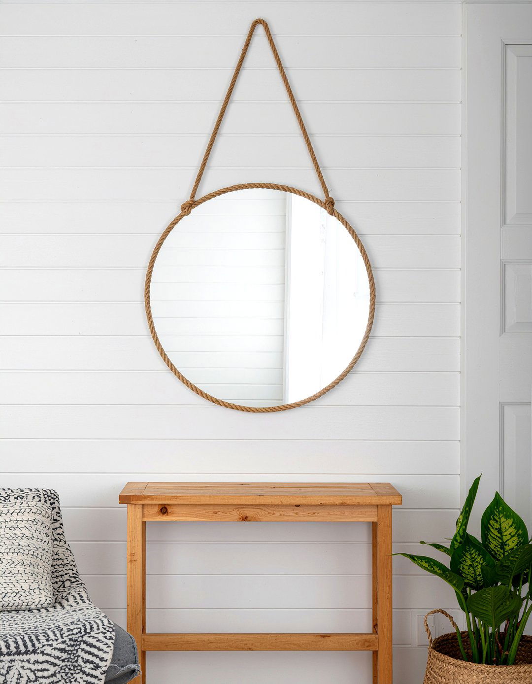 Rope hanging round mirror - 30 living room mirrors