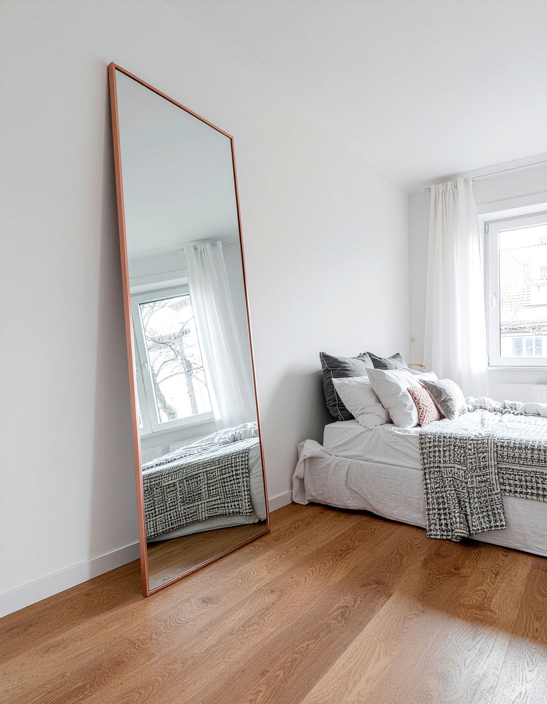 Rose Gold Mirror - 30 rose gold bedroom ideas
