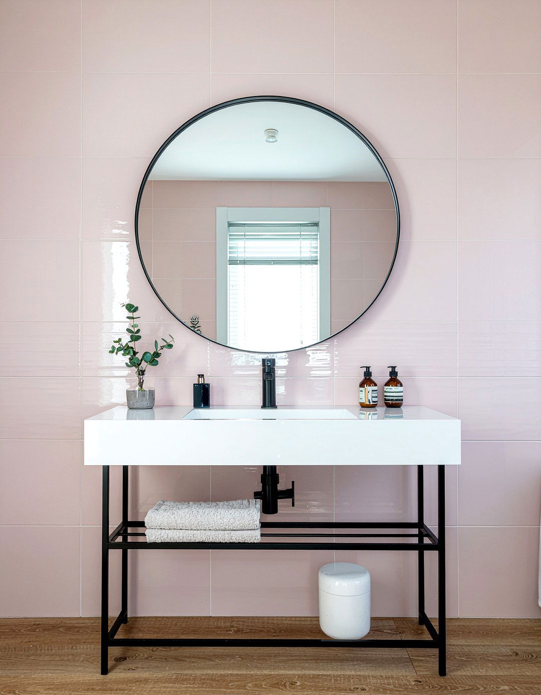 Round Bathroom Mirror - 30 millennial pink bathroom ideas