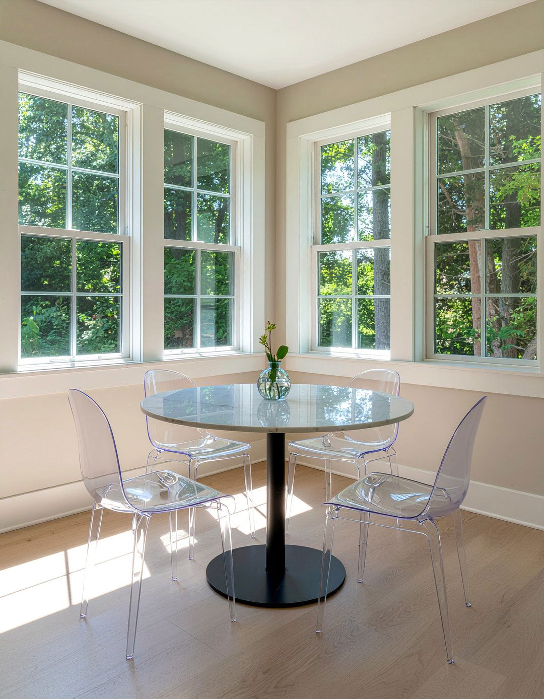 Round Dining Table For Small Spaces - 30 new build dining room ideas