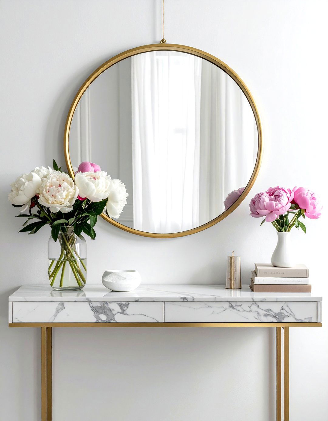 Round Gold Wall Mirror - 30 mirror decor ideas