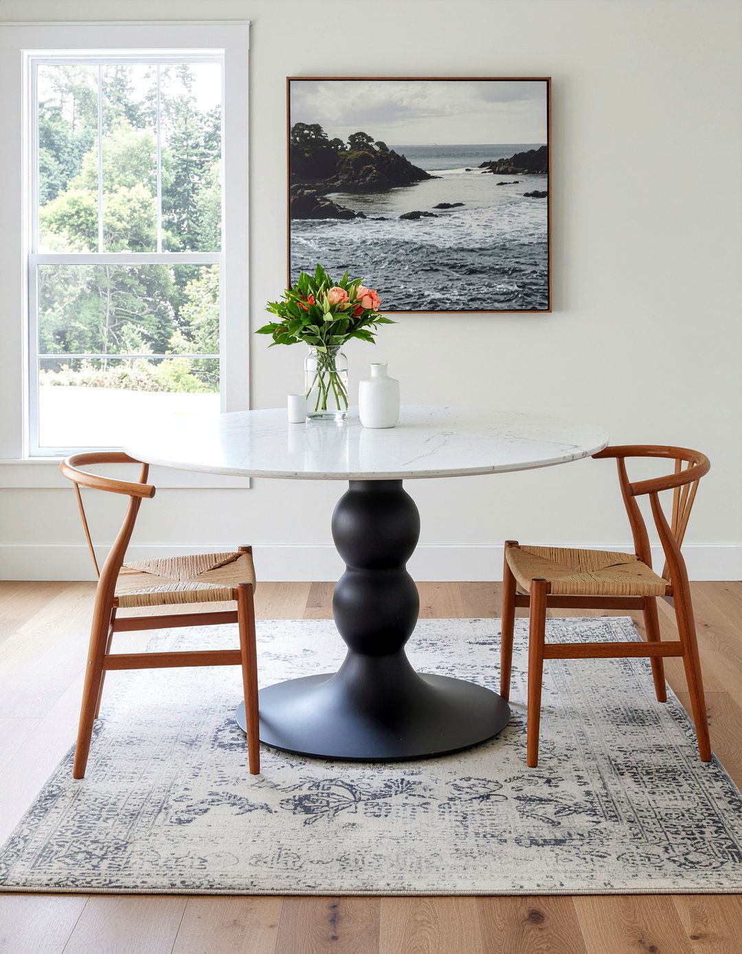Round Pedestal Dining Table - 30 elegant dining room ideas