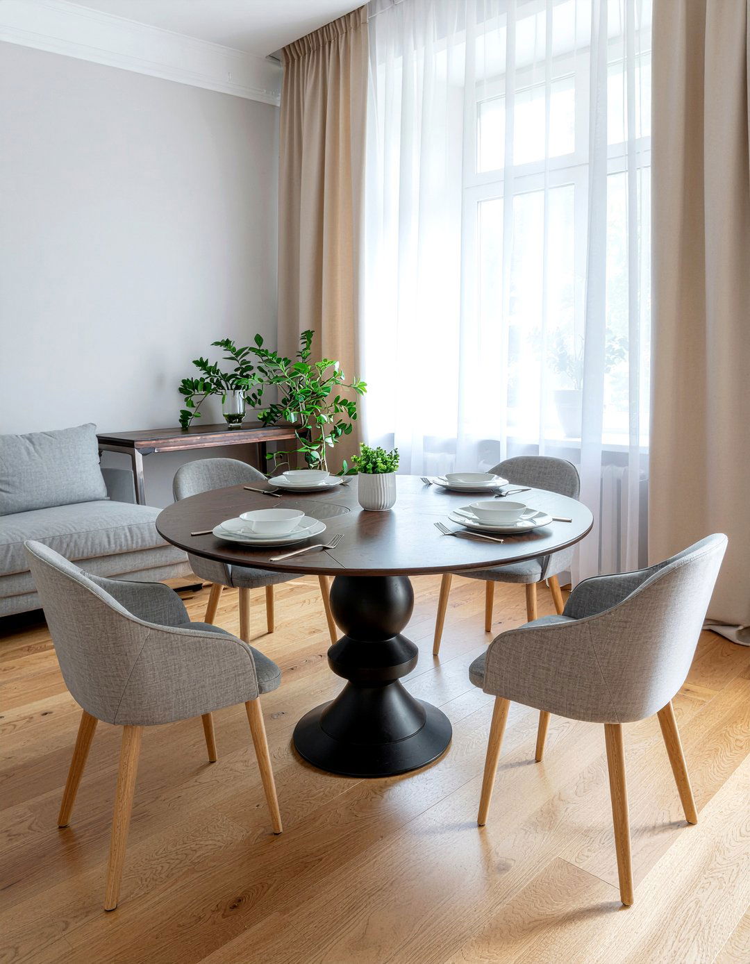 Round Pedestal Dining Table - 30 inviting dining room ideas