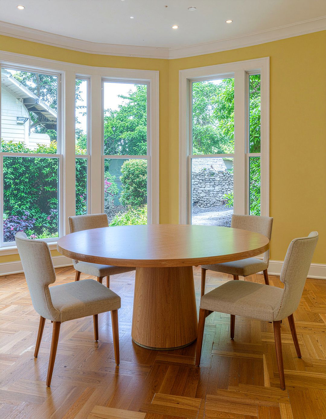 Round Pedestal Table - 30 dining room Sunday dinner ideas