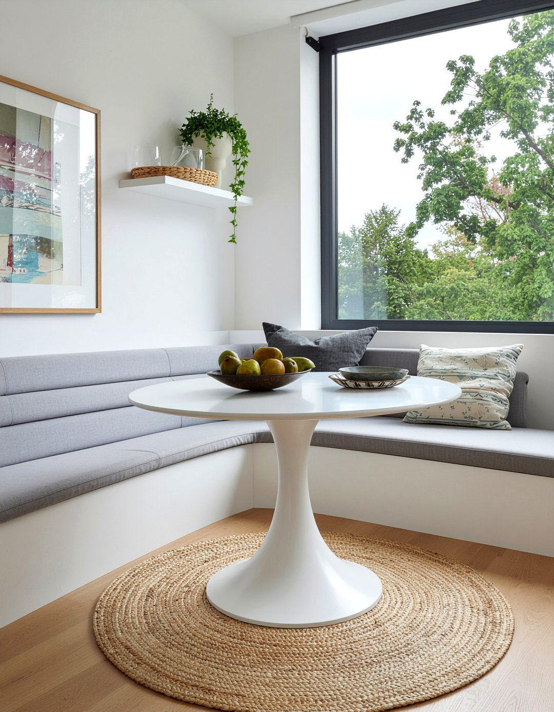 Round Pedestal Table Banquette - 30 dining room banquette ideas