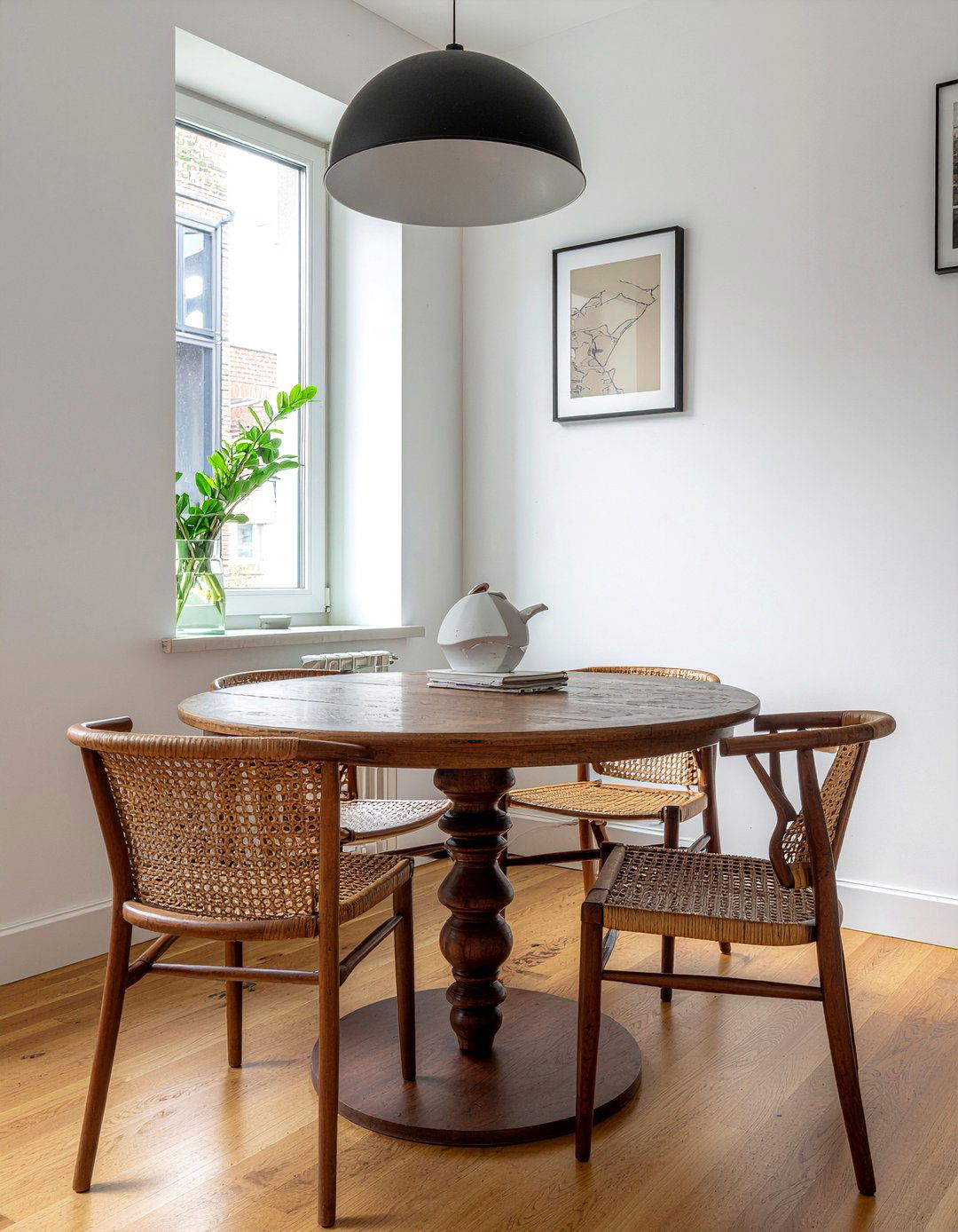 Round Table - 30 relaxed dining room ideas