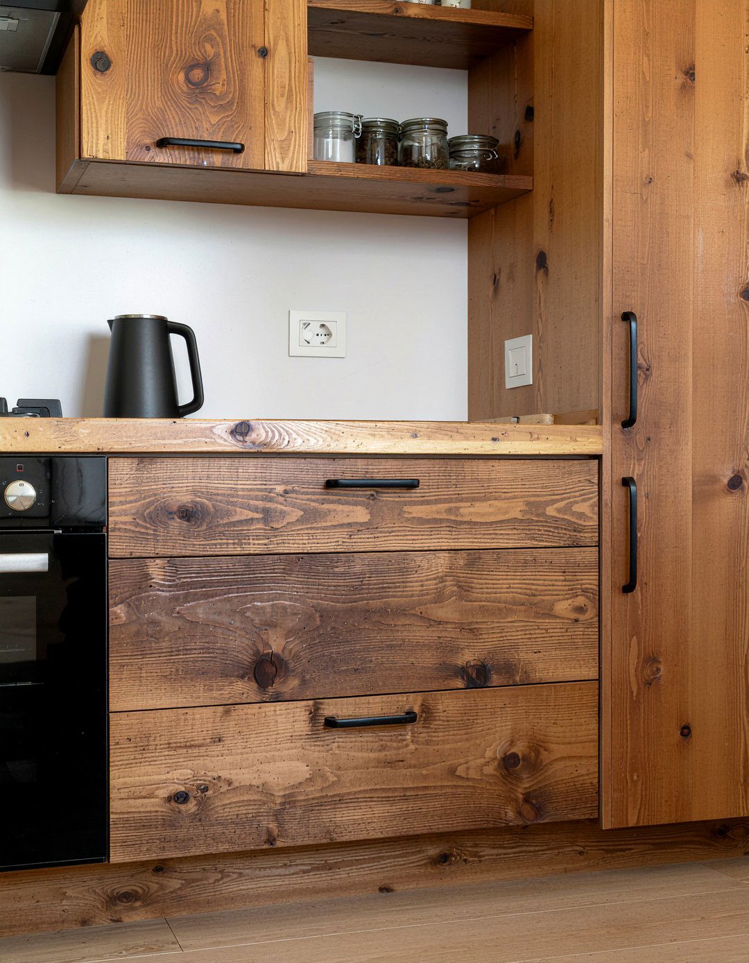 Rustic Wood Cabinets - 30 chalet kitchen ideas