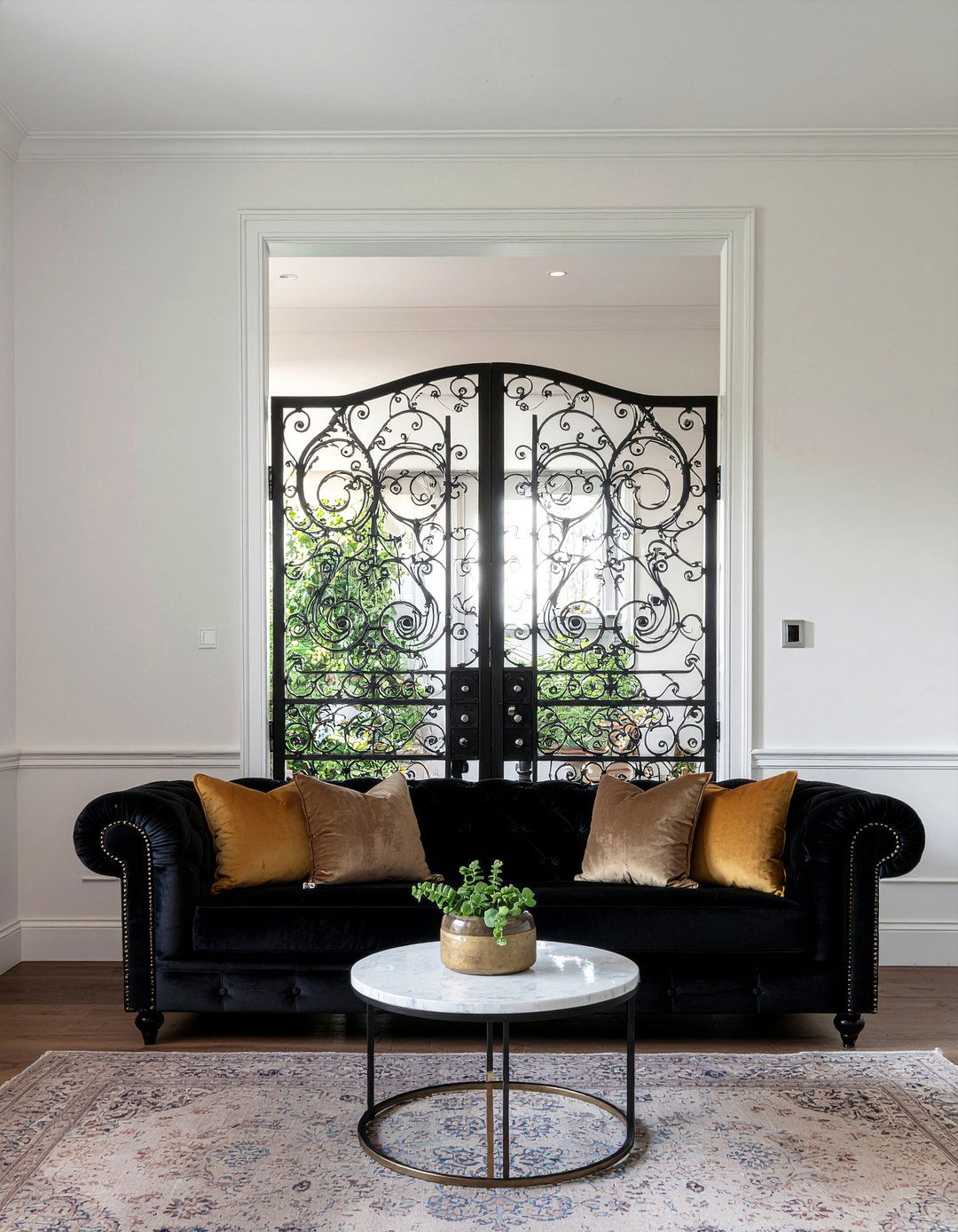 Salvaged iron gate wall decor - 30 living room salvaged furniture ideas