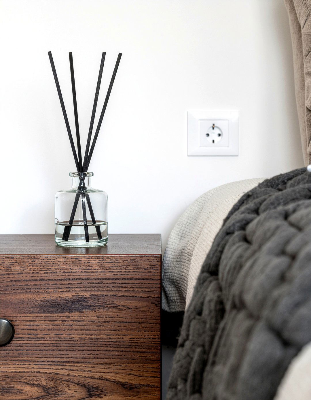 Sandalwood reed diffuser - 30 bedroom reed diffusers