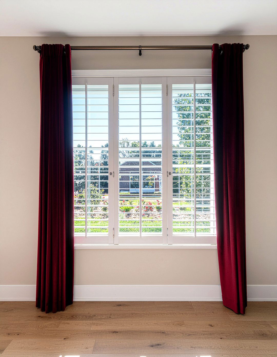 30 Period Home Living Room Ideas for Classic Style Lovers