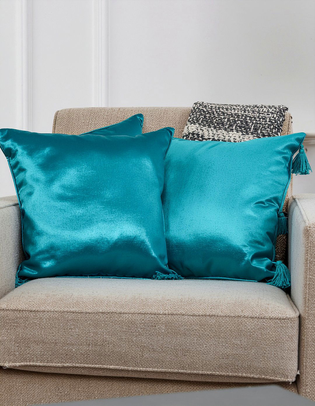 Satin fringe pillows - 30 satin living room ideas