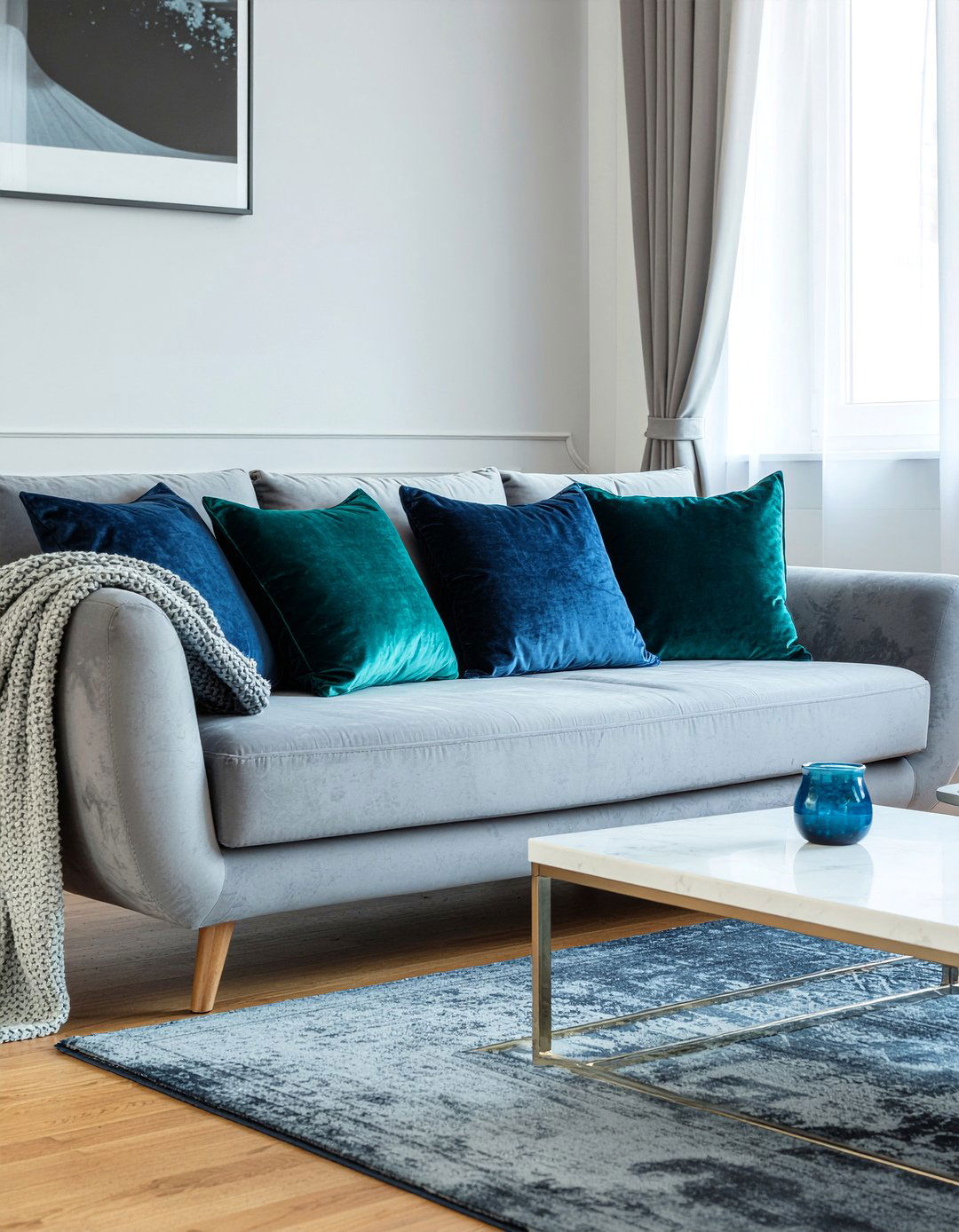 Satin throw pillows - 30 satin living room ideas