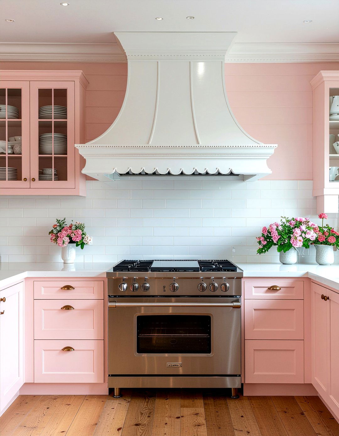 Scalloped Range Hood - 30 range hood kitchen ideas