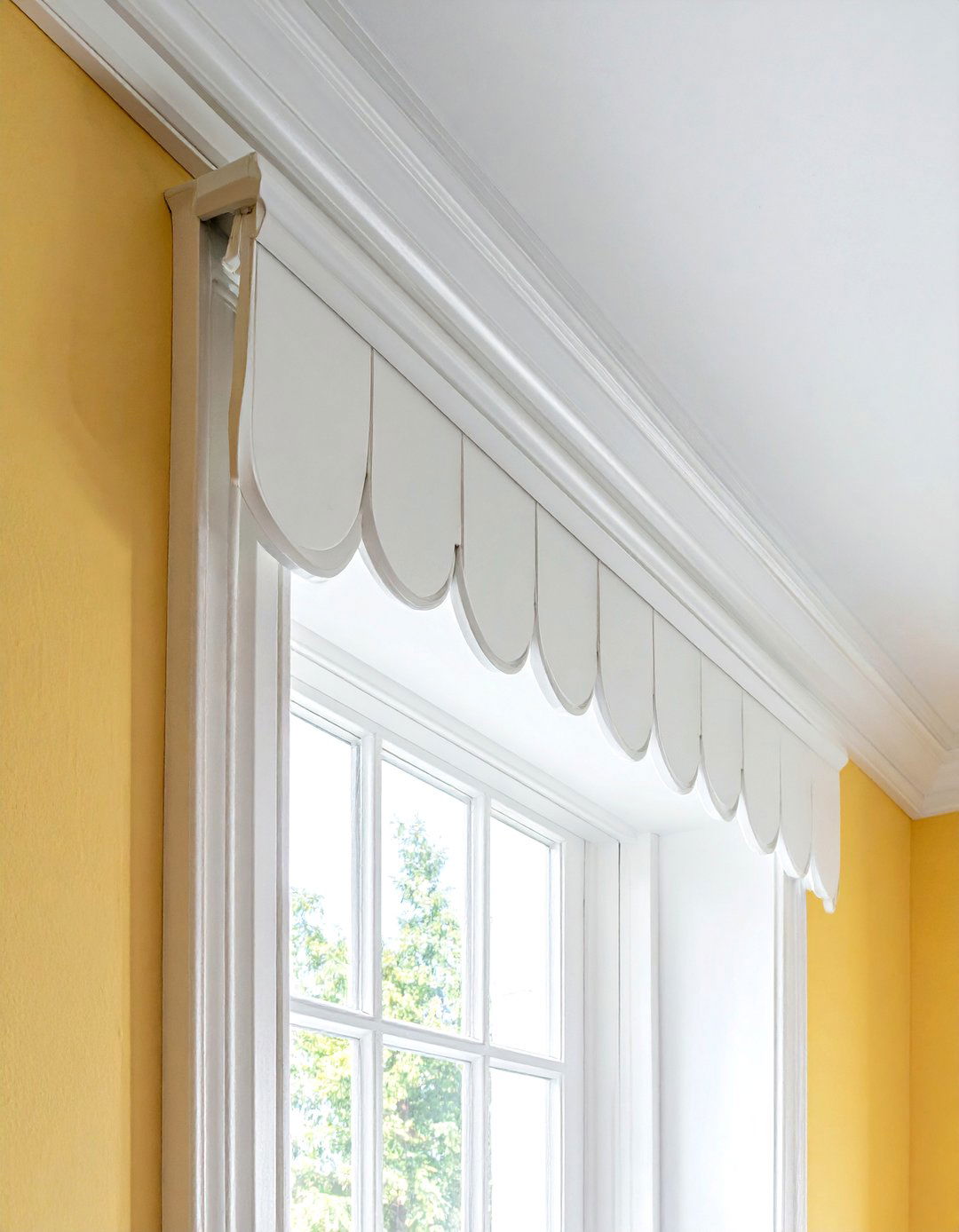 Scalloped Wood Trim - 30 vintage kitchen ideas