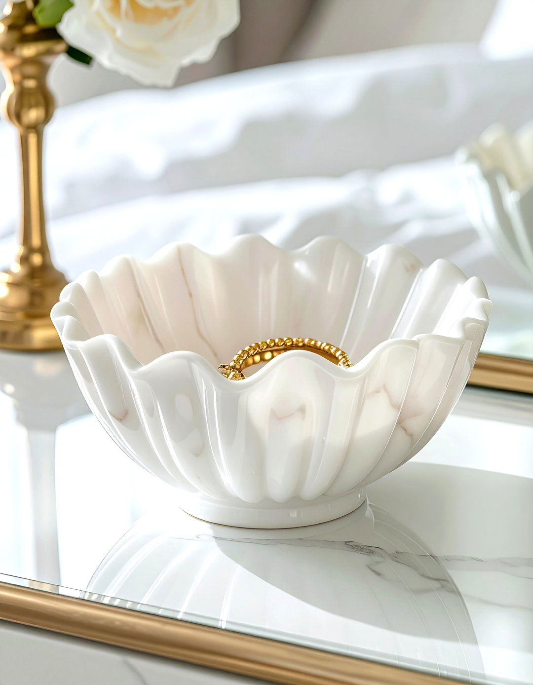 Scalloped marble bowl - 30 decorative bowl ideas