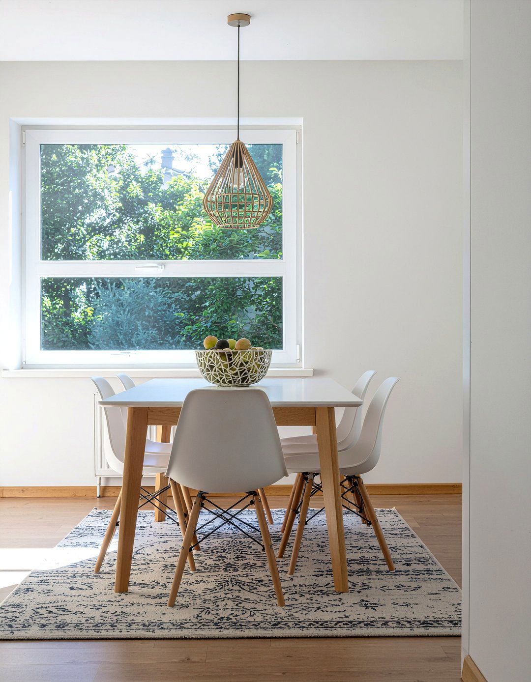 Scandinavian Dining Set - 30 secondhand dining room ideas