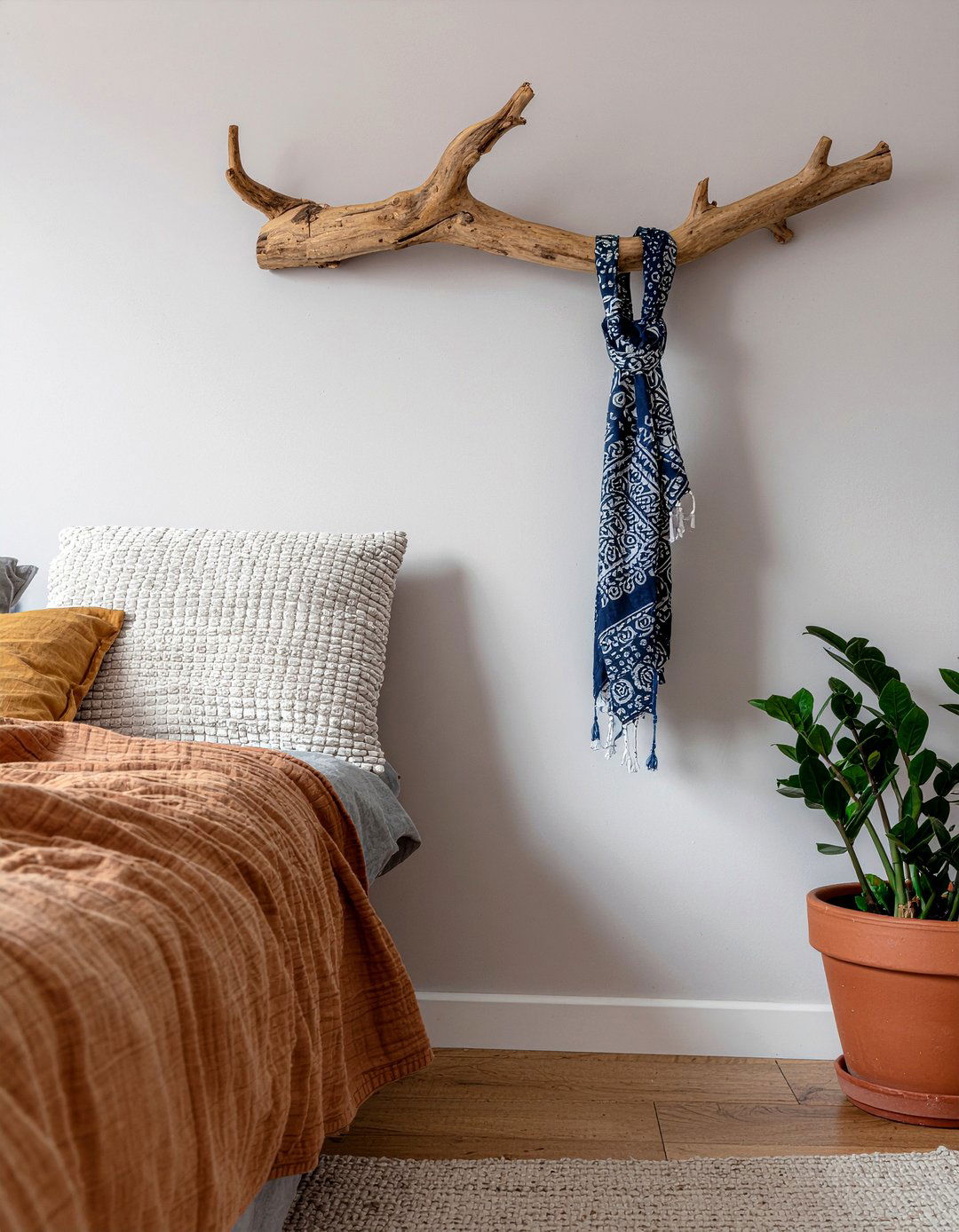 Scarf branch - 30 bedroom scarf storage ideas
