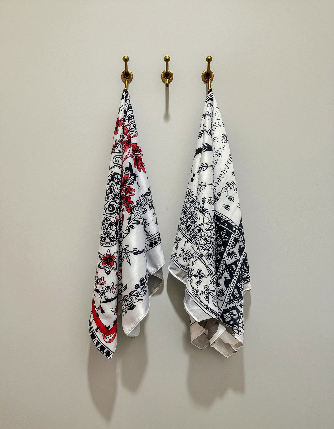 30 Clever Bedroom Scarf Storage Ideas for Organization