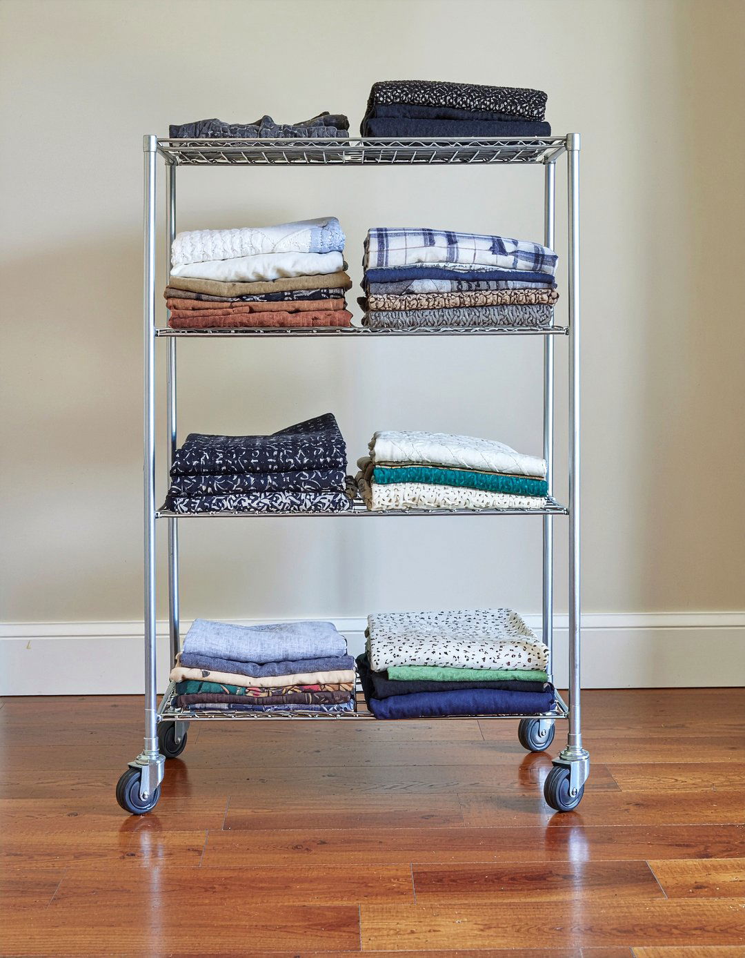 Scarf rolling cart - 30 bedroom scarf storage ideas