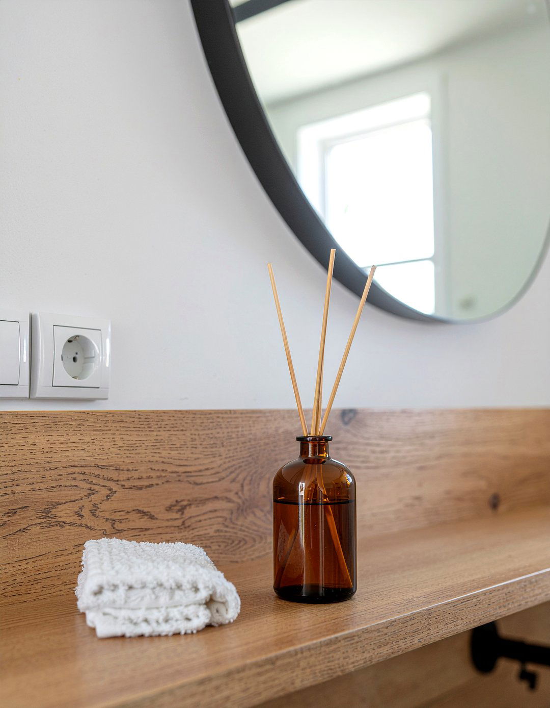 Scented reed diffuser - 30 bathroom easy update ideas