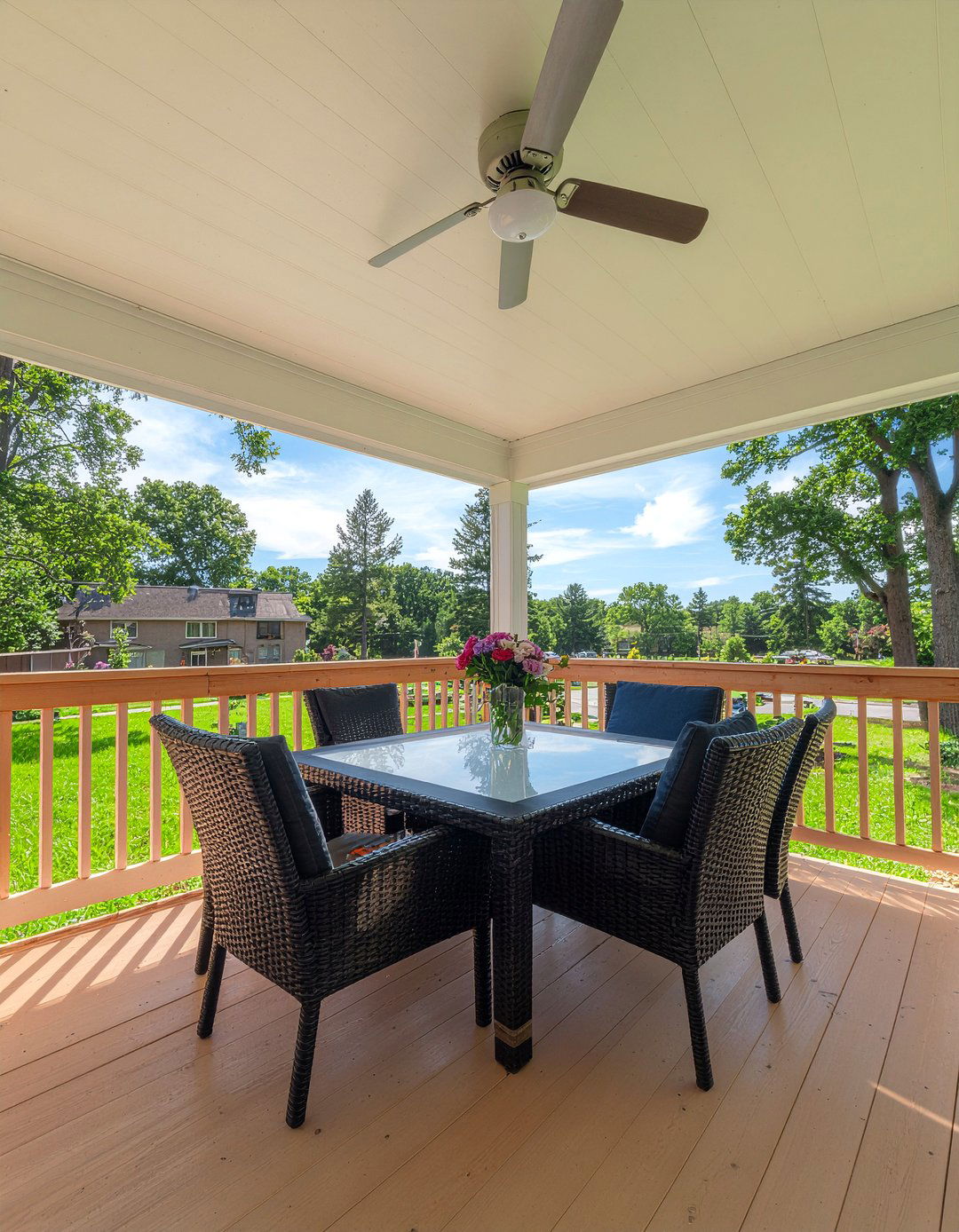 Screened In Dining Porch - 30 deck dining ideas