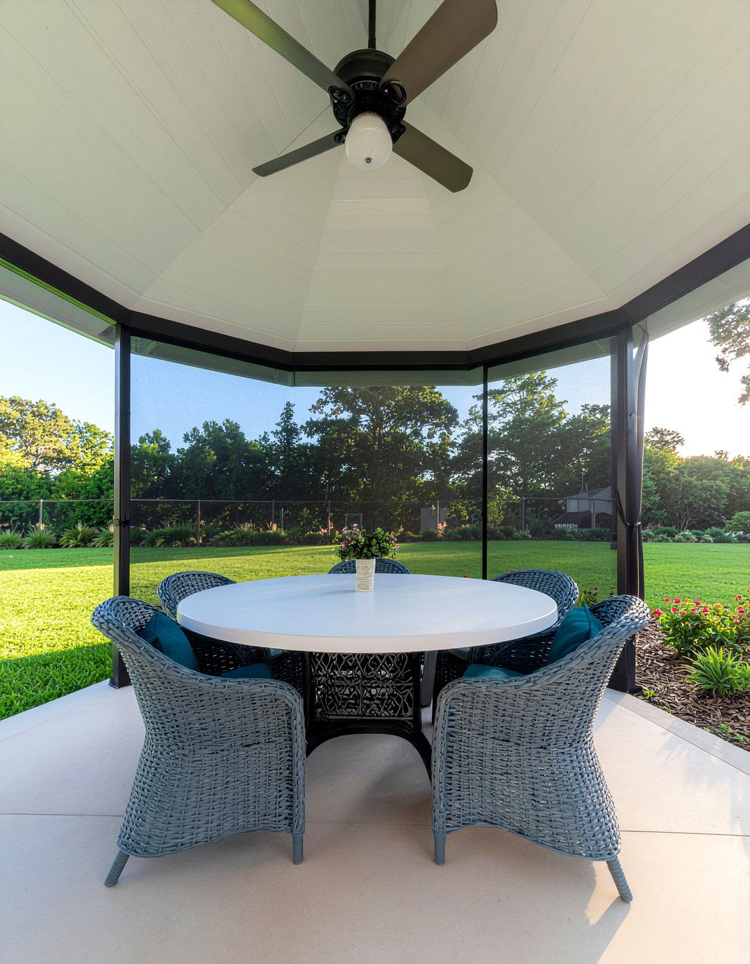 Screened gazebo dining - 30 gazebo dining ideas