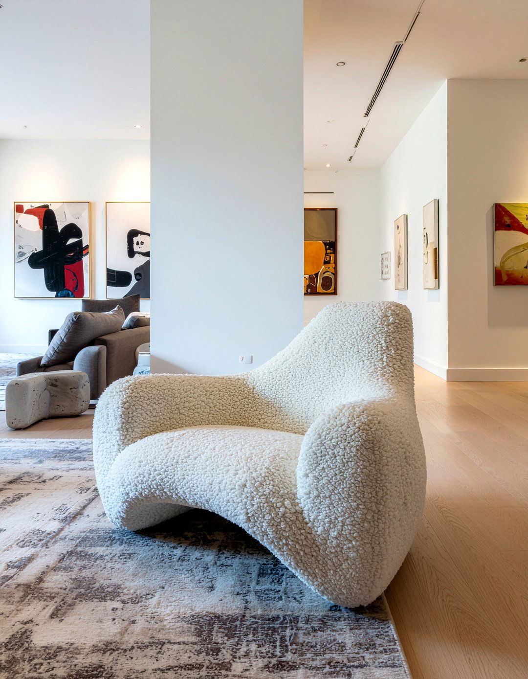 Sculptural Accent Chair - 30 living room armchairs