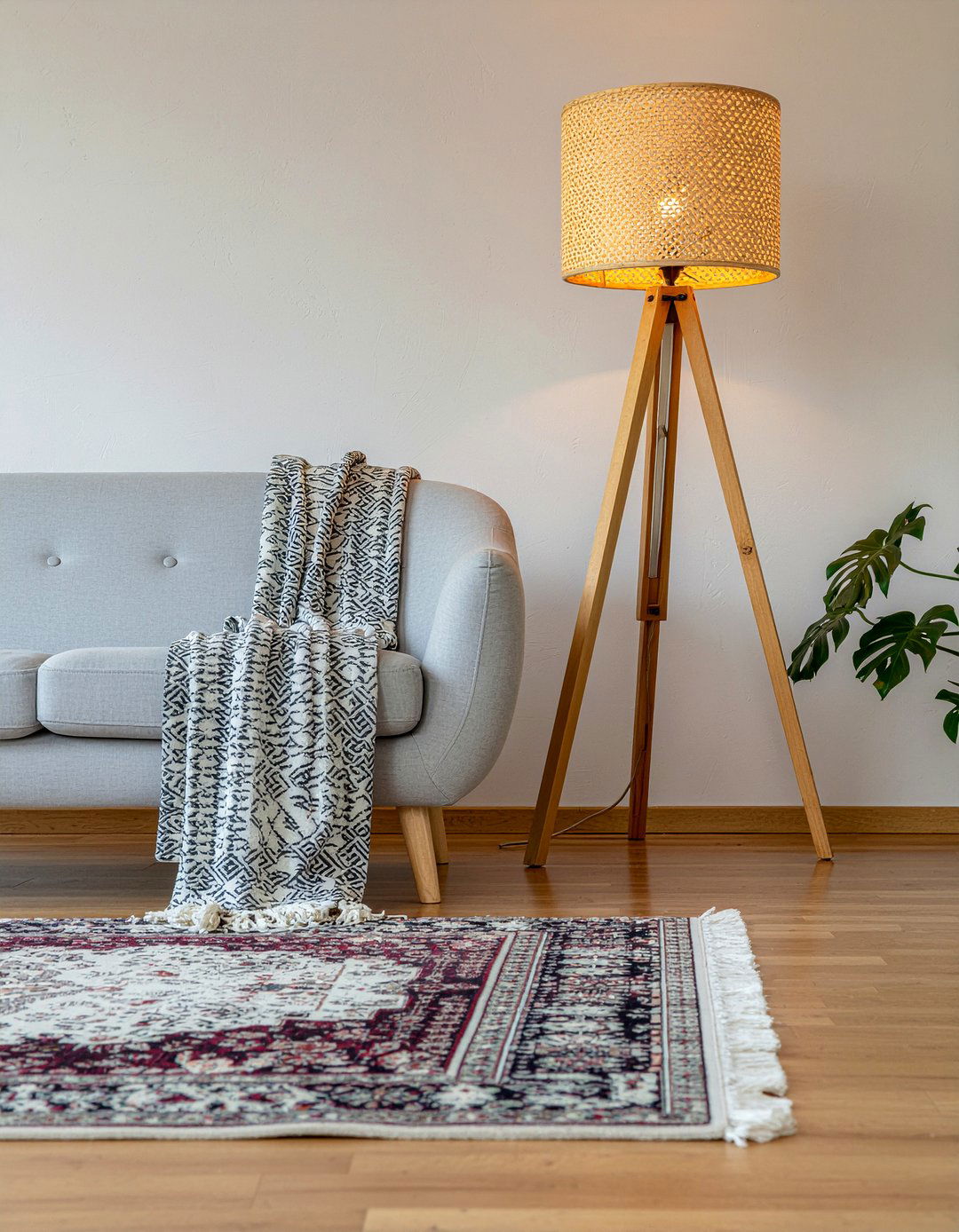 Seagrass Floor Lamp - 30 seagrass living room ideas