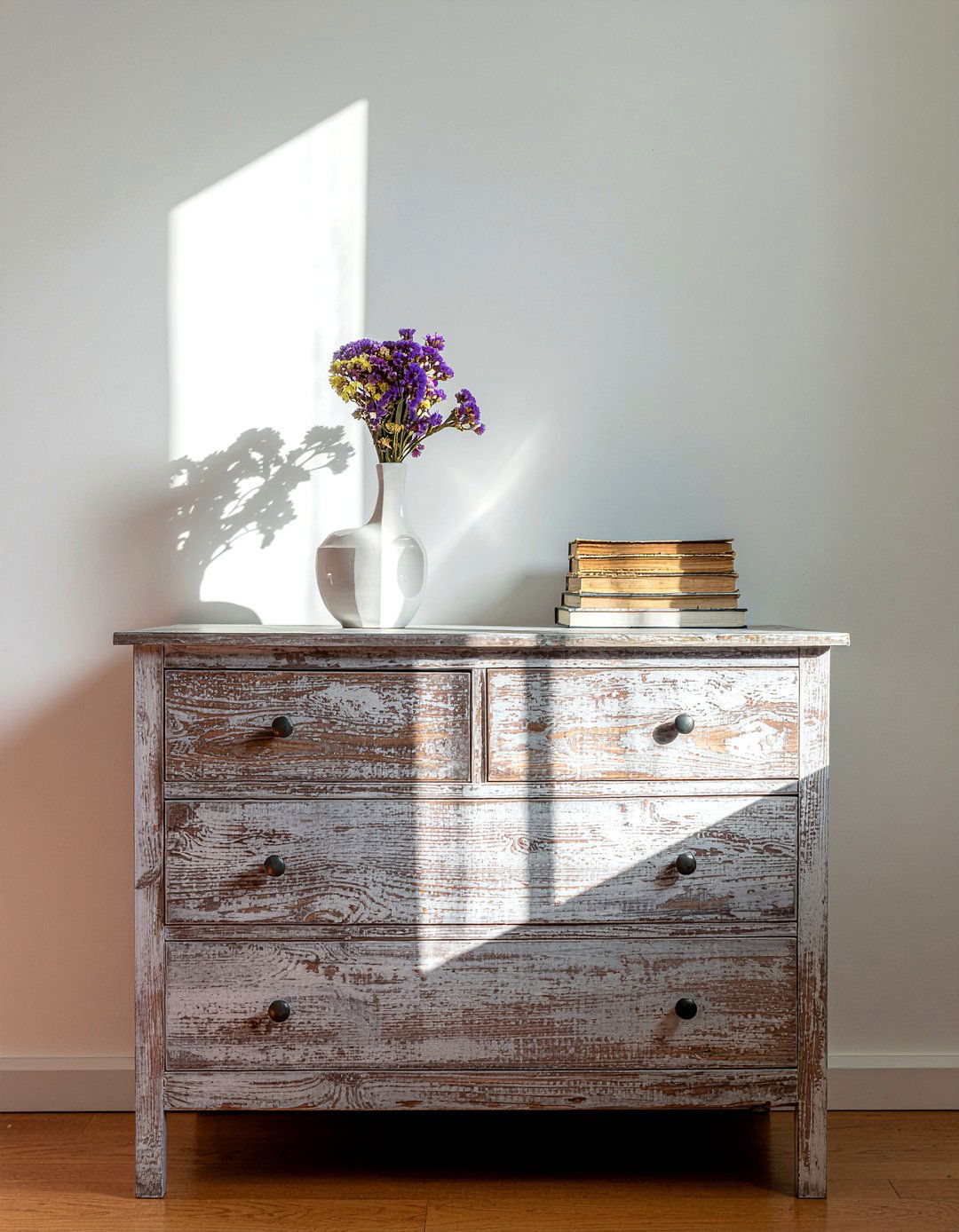 Secondhand Furniture - 30 inexpensive bedroom ideas