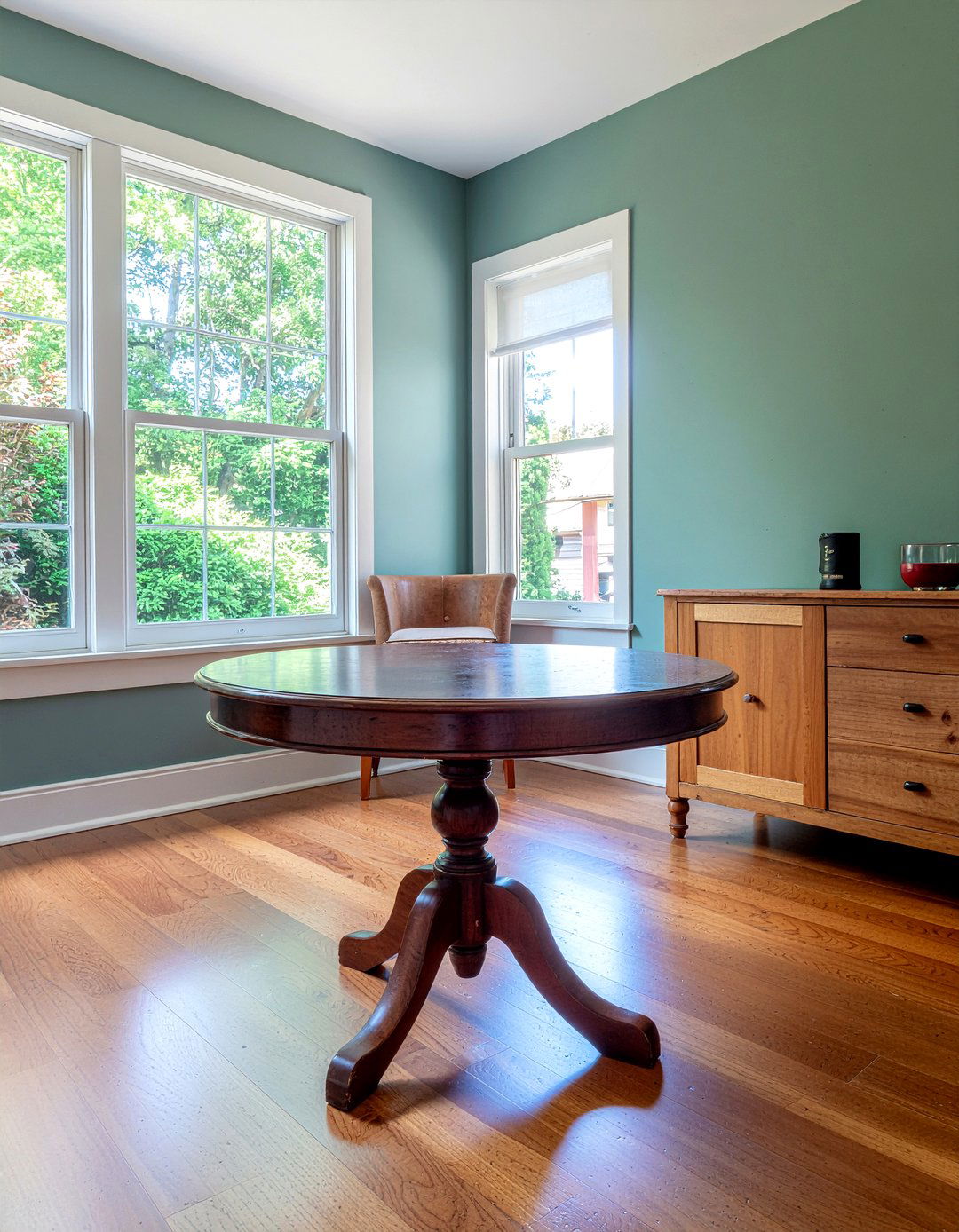 Secondhand Pedestal Table - 30 secondhand dining room ideas