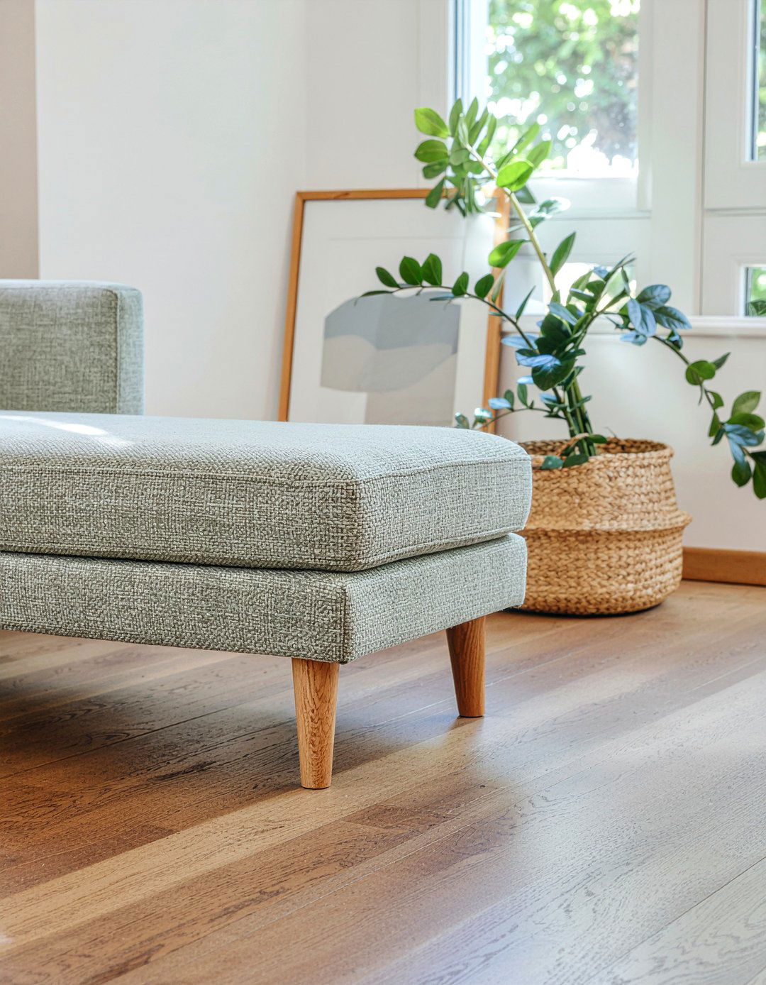 Settee with wooden legs - 30 living room settee ideas